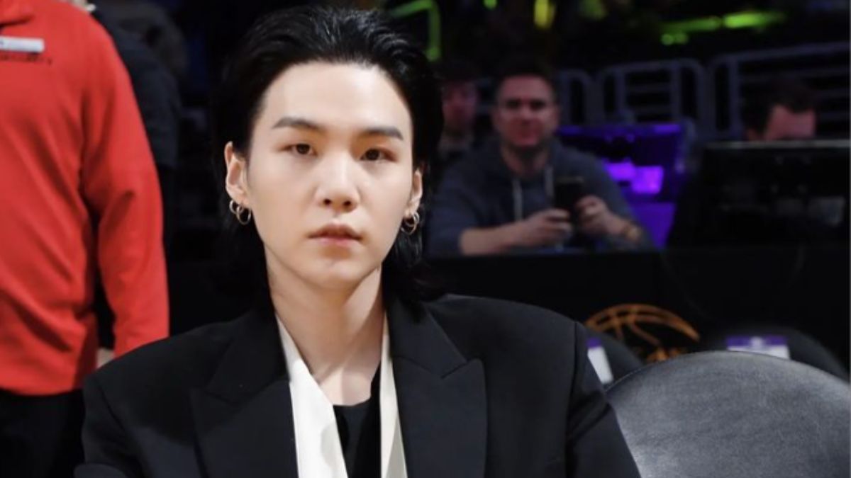 bts-suga-shocked-by-epic-prank-pulled-by-frontrow-fan-at-oakland-concert-suga-us-tour-korean-pop-k-pop-band